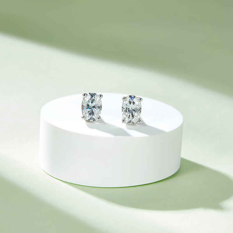 Classic Egg Shape Oval Cut Moissanite Stud Earring
