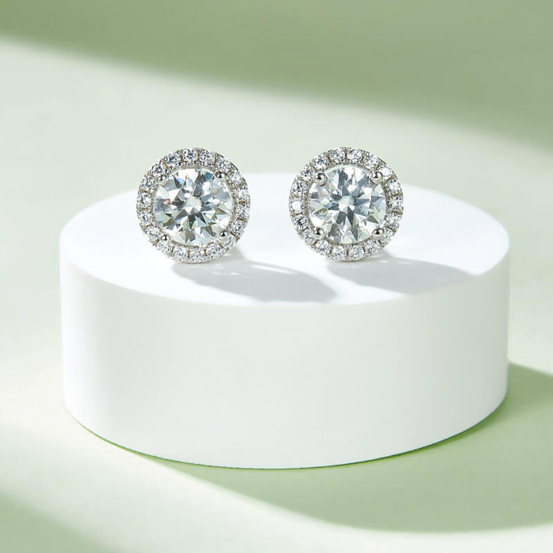 Round Shape Moissanite Stud Earring with Tiny Diamond Around