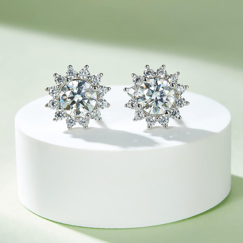 Sunflower Design Round Cut Moissanite Stud Earring