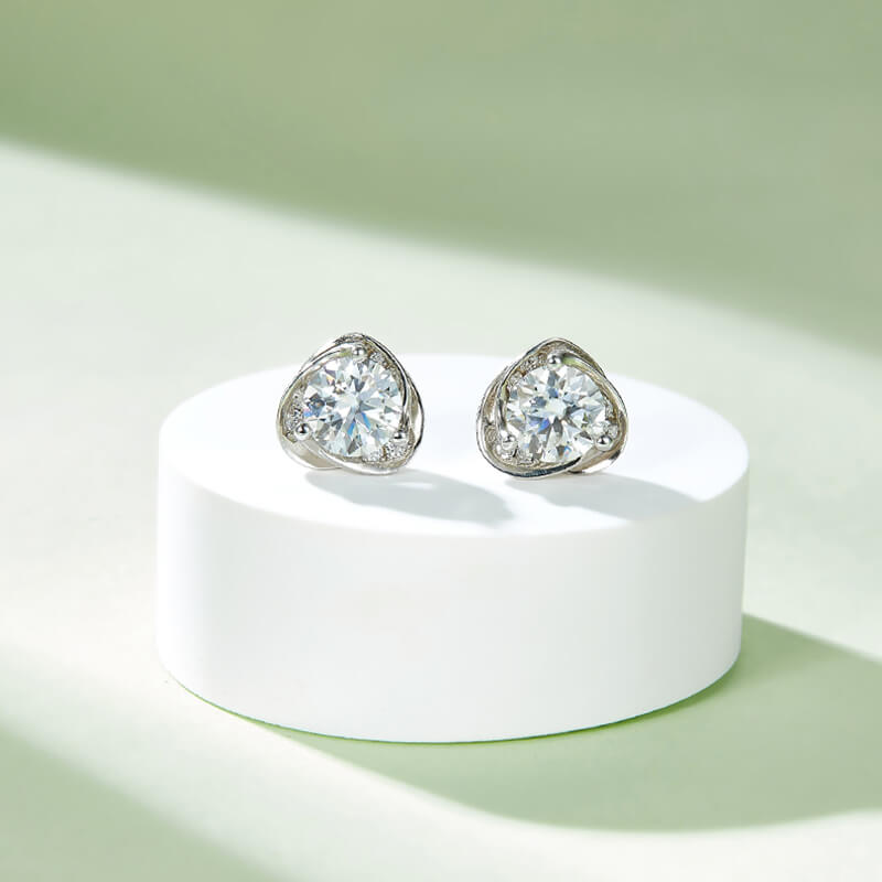 Classic Heart Shape Moissanite Stud Earring with Tiny Diamond Around