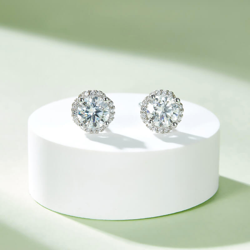 Fashion Round Moissanite Stud Earring with Tiny Diamond Around