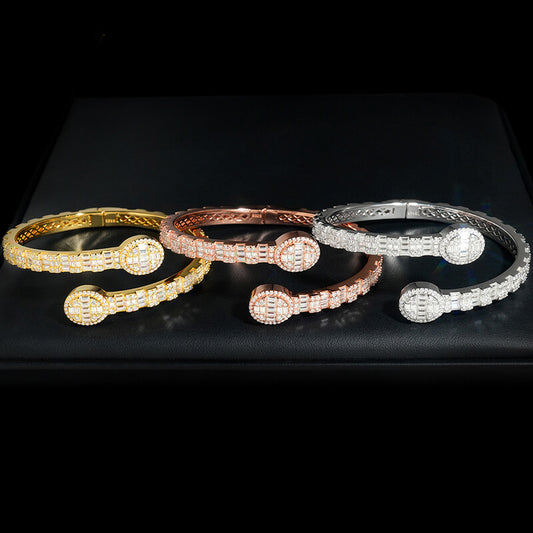 Oval shape moissanite snake bangle